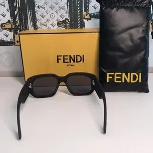 NEW Authentic Fendi FE40113I 02A Sunglasses – Matte Black / Smoke 52mm – Full Pa NEW Authentic Fendi FE40113I 02A Sunglasses Matte Black  main image 2